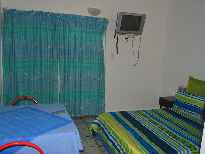 Perfect Guest Lodge With Amazing Sea Views And Walking Distance To The Beach - Photo 3