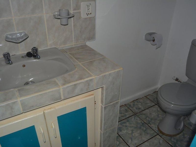 Perfect Guest Lodge With Amazing Sea Views And Walking Distance To The Beach - Photo 5