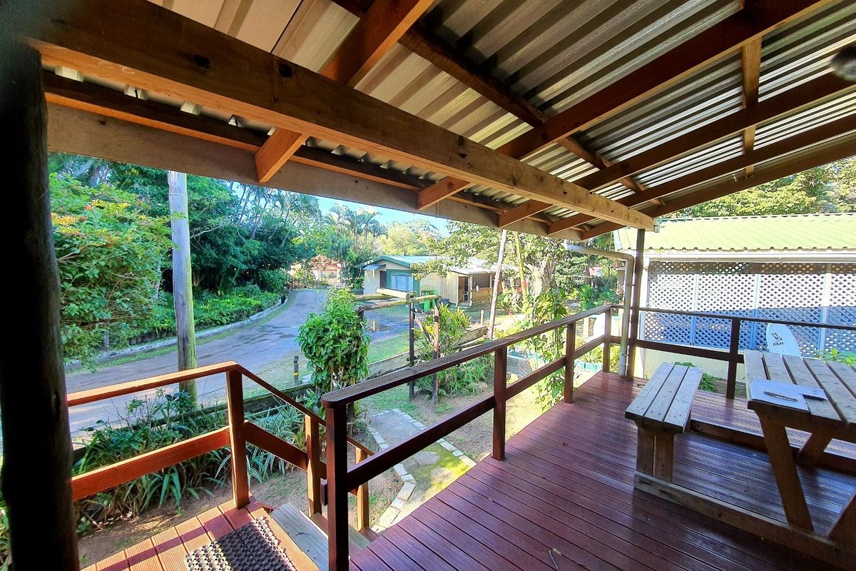 A Charming Furnished Two Bedroom Cottage In An Estate - Photo 3