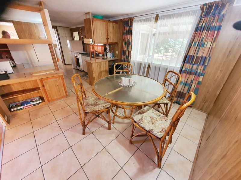 A Charming Furnished Two Bedroom Cottage In An Estate - Photo 6