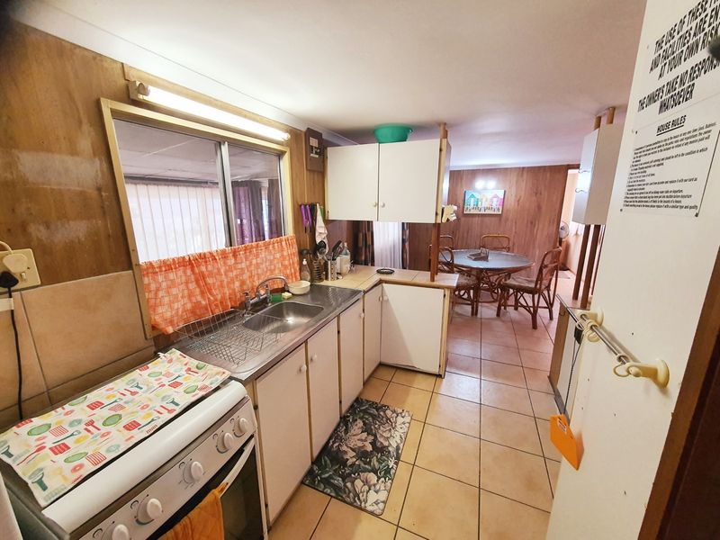 A Charming Furnished Two Bedroom Cottage In An Estate - Photo 7