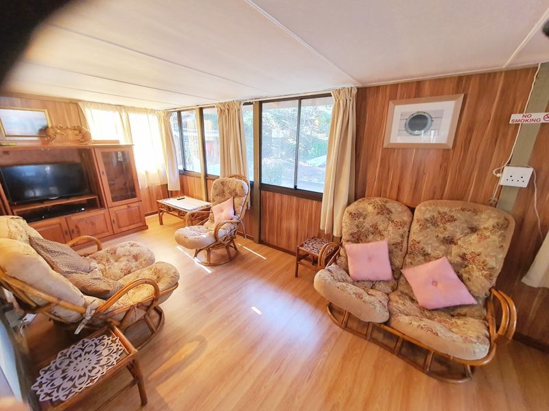 A Charming Furnished Two Bedroom Cottage In An Estate - Photo 5