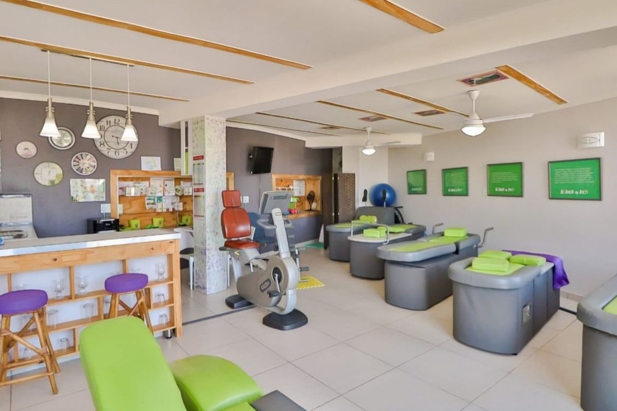 Modern Immaculate Commercial Property With Sea Views !!! - Photo 4