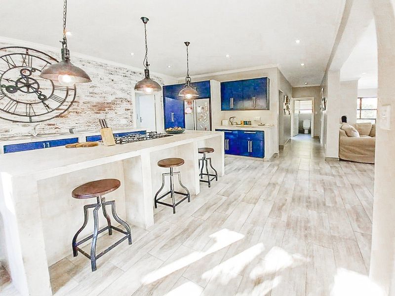 Two Beautiful Family Homes On One Property - Photo 3