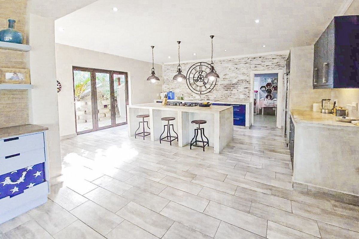Two Beautiful Family Homes On One Property - Photo 4