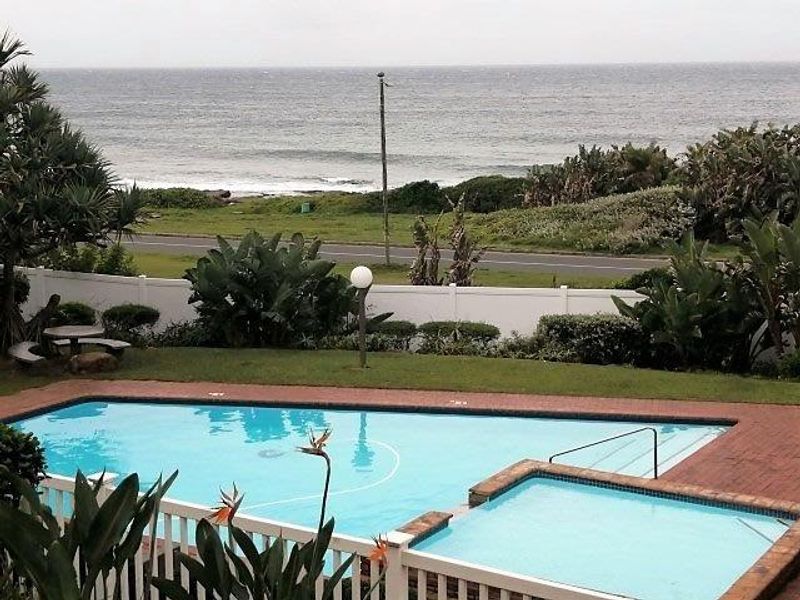 A Ground Floor Apartment in Uvongo - Photo 2