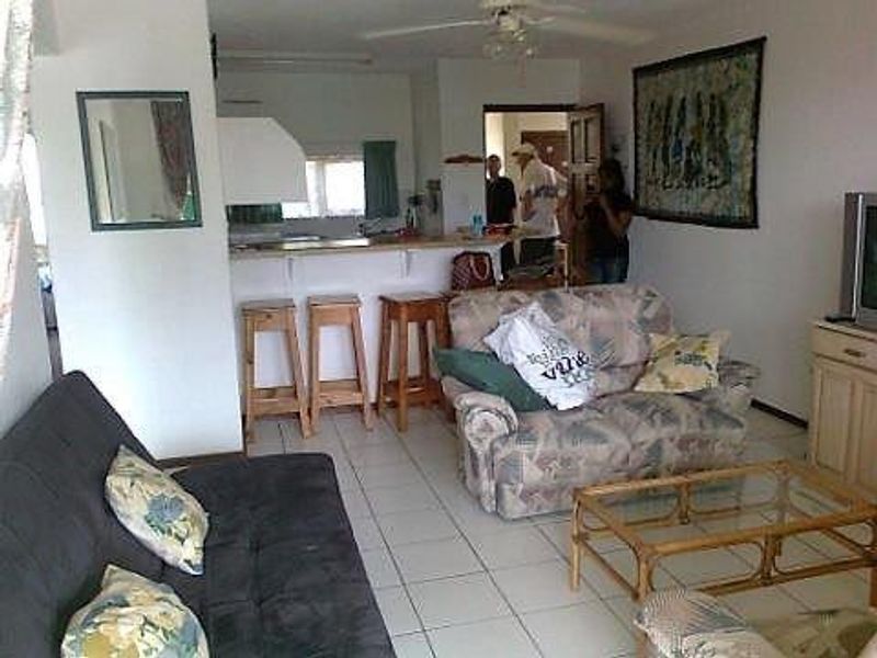 A Ground Floor Apartment in Uvongo - Photo 10