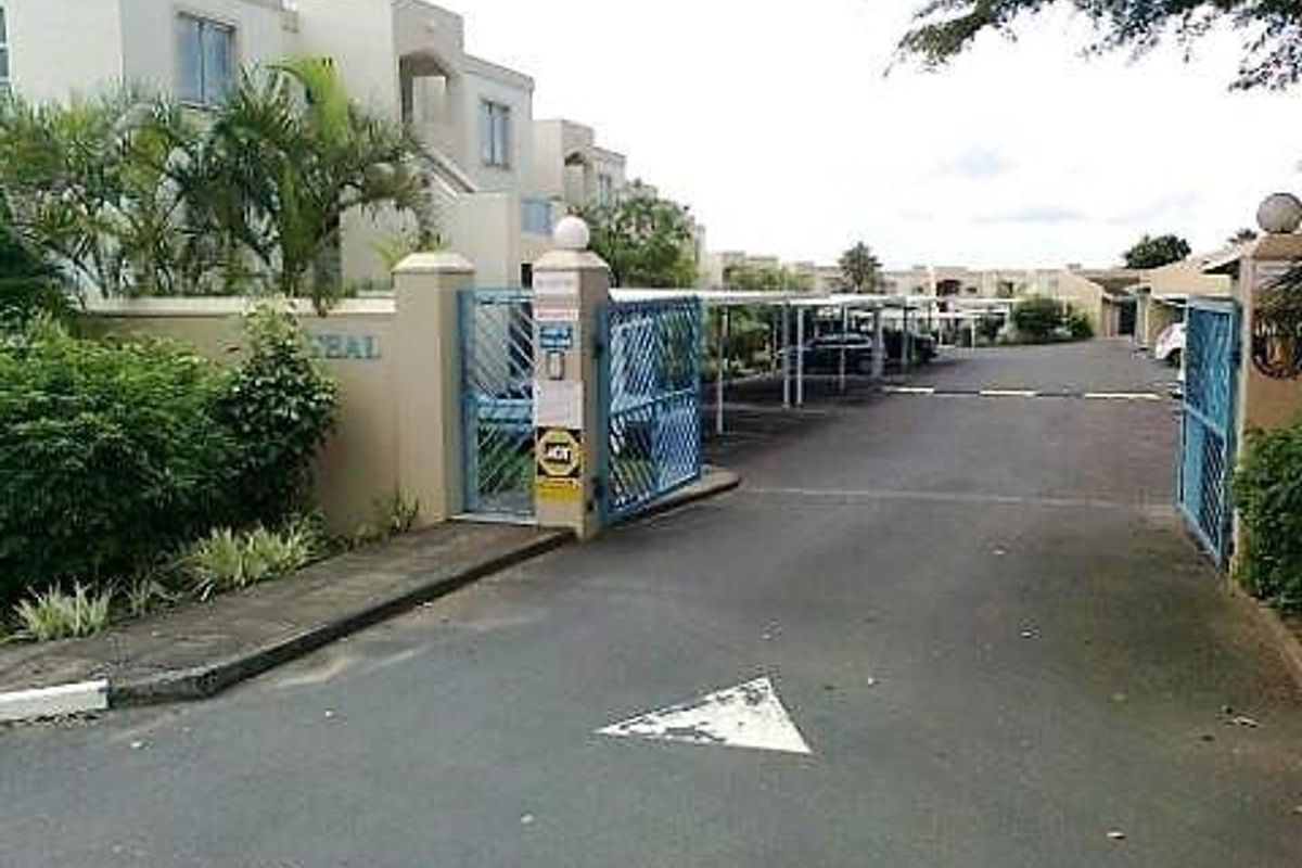 A Ground Floor Apartment in Uvongo - Photo 5