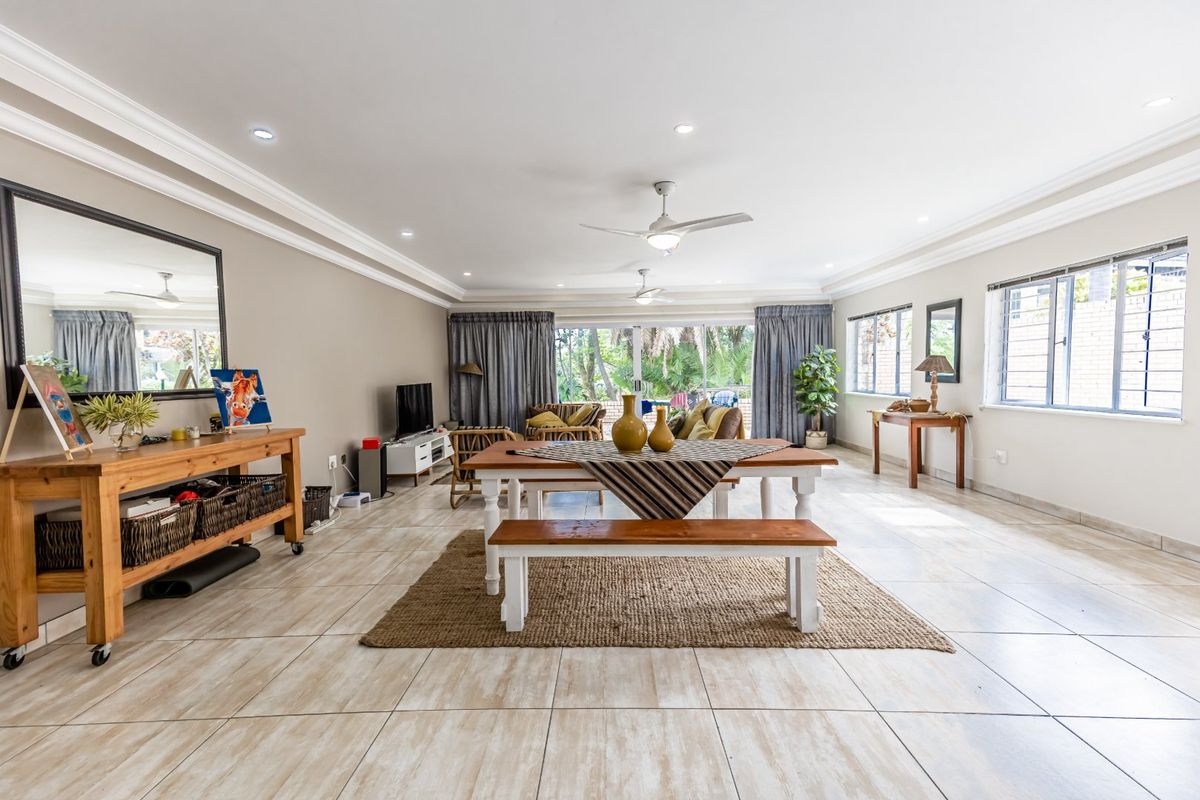 House And Flat For Sale At The Popular La Shac By The Beach - Photo 4