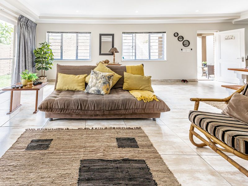 House And Flat For Sale At The Popular La Shac By The Beach - Photo 6