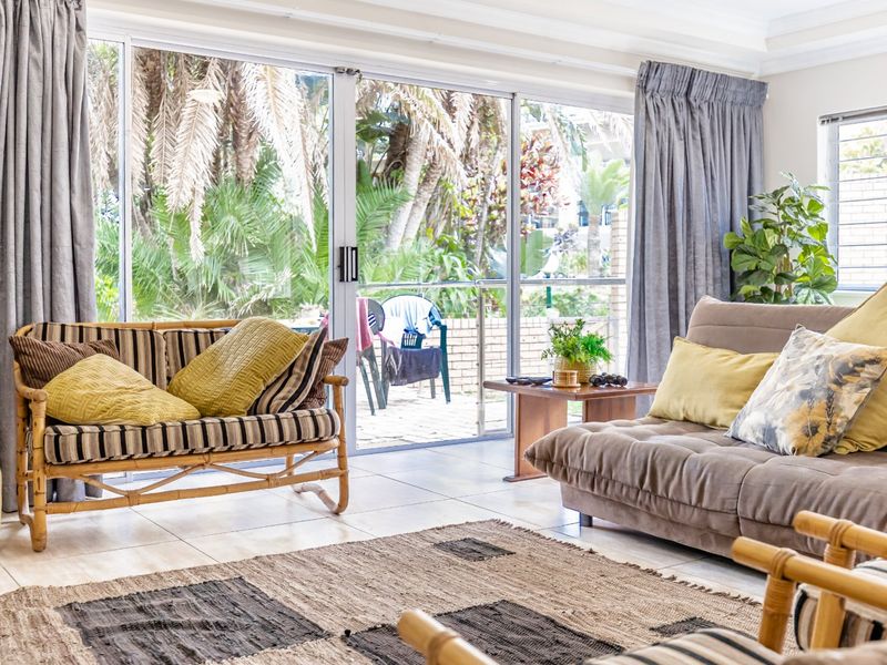 House And Flat For Sale At The Popular La Shac By The Beach - Photo 8