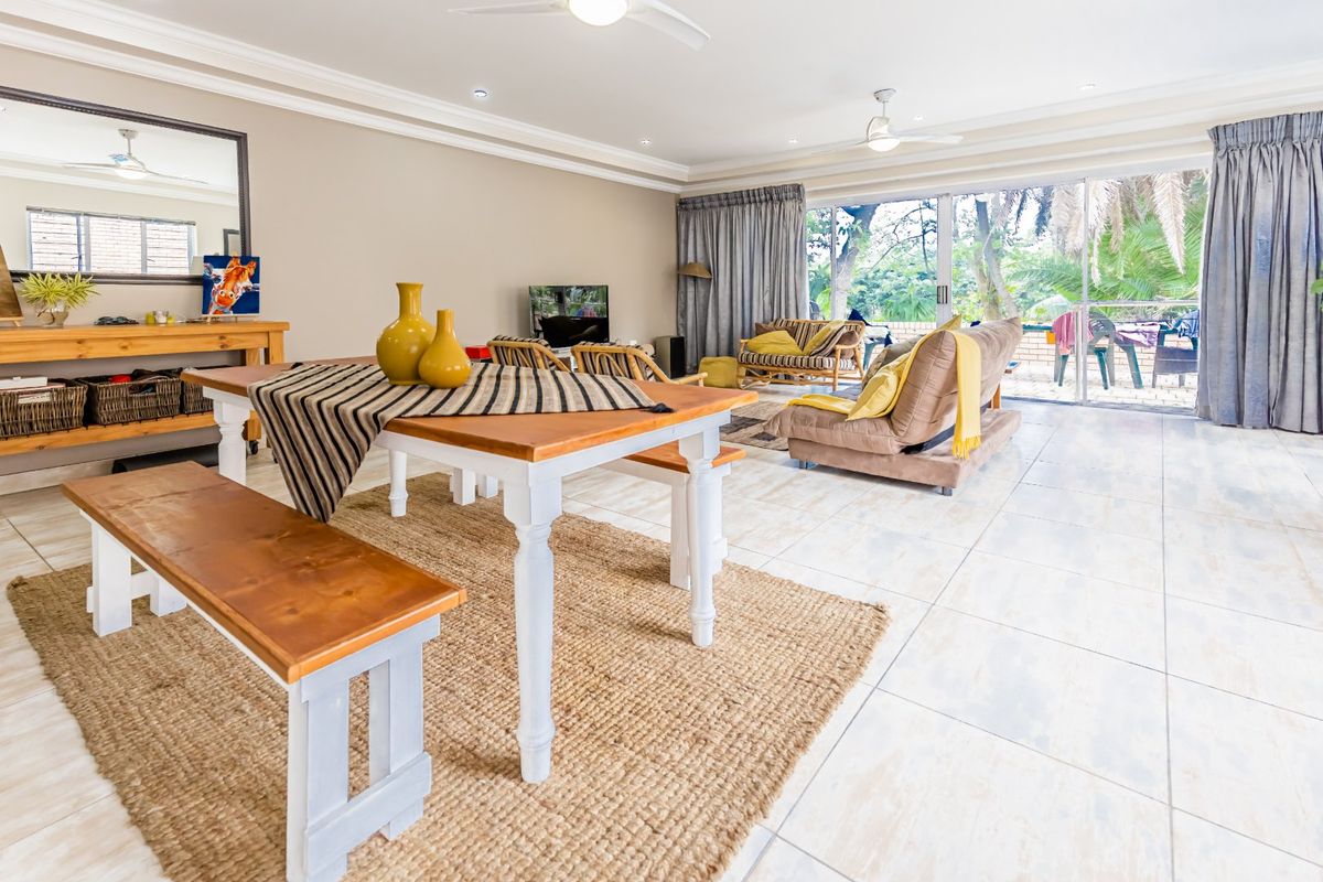 House And Flat For Sale At The Popular La Shac By The Beach - Photo 3