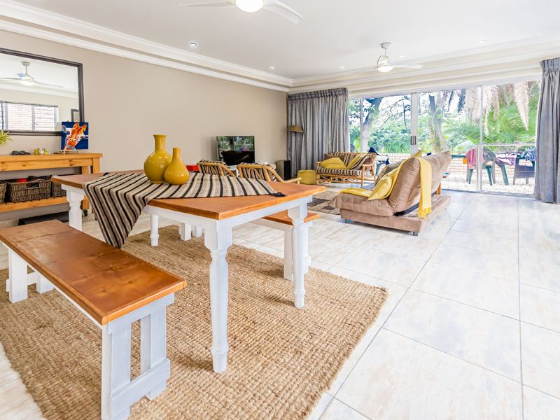 House And Flat For Sale At The Popular La Shac By The Beach - Photo 3