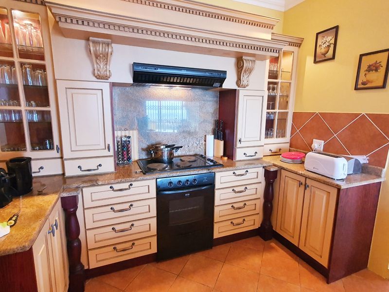 Tuscan Stunner With Amazing Breaker Views - Photo 9