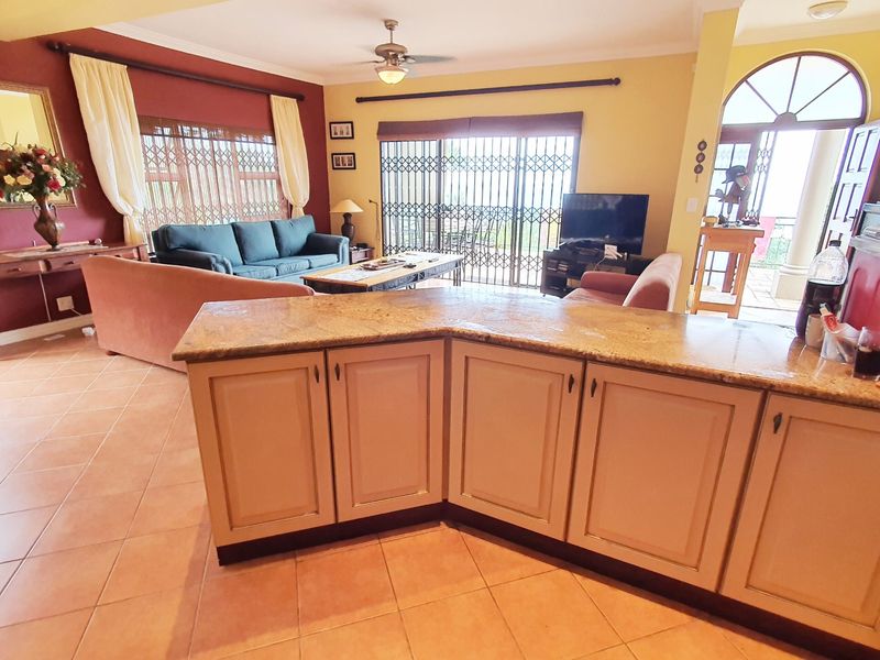 Tuscan Stunner With Amazing Breaker Views - Photo 7