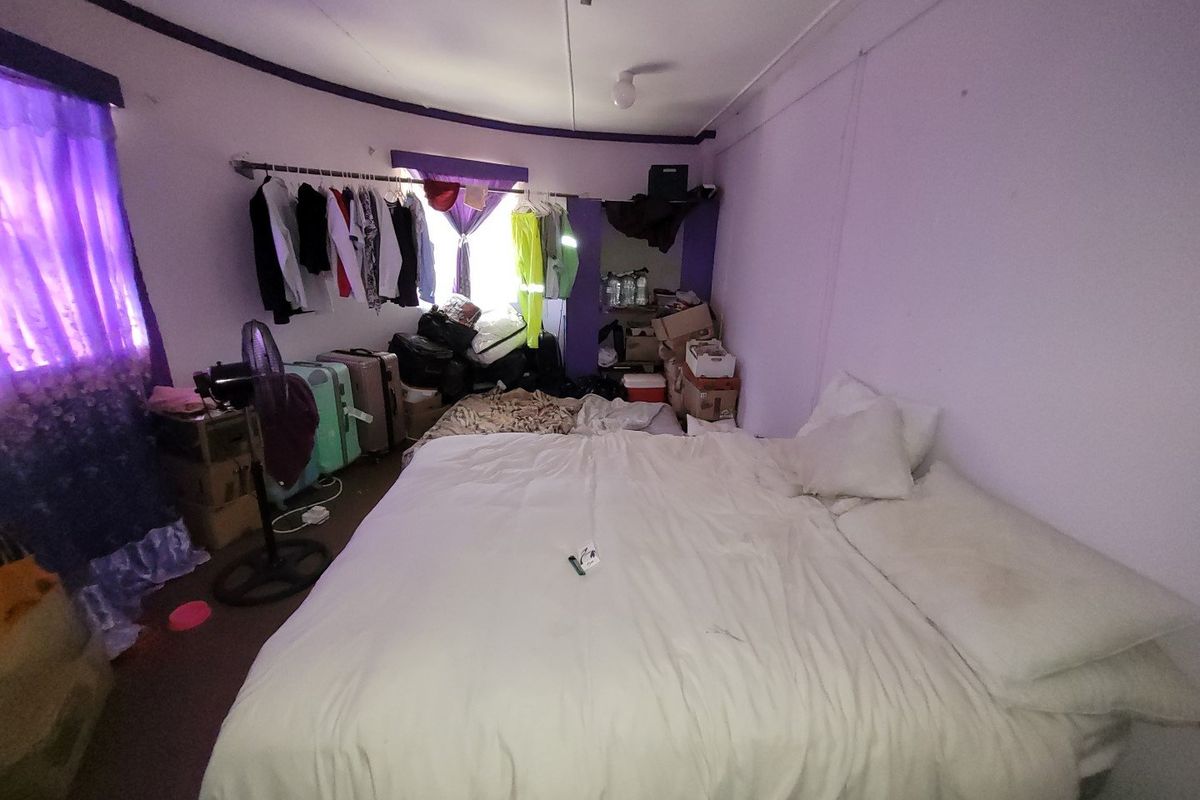 Income Generating Home Plus Three Flats Positioned On A Large Stand - Photo 5