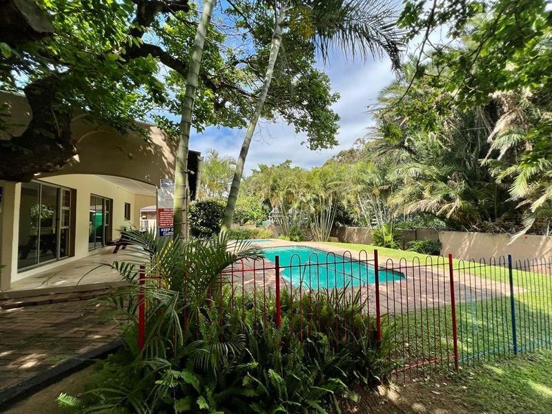 A Spacious 2 Bedroom Apartment In Uvongo - Photo 3