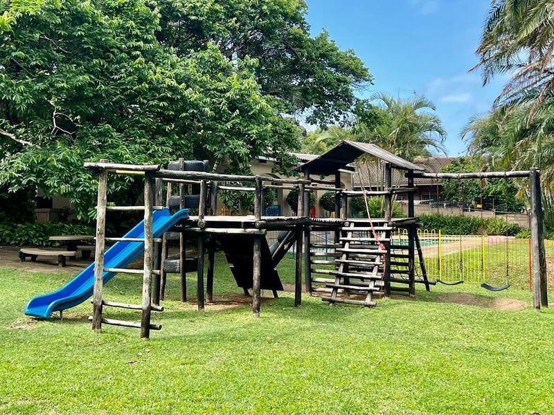 A Spacious 2 Bedroom Apartment In Uvongo - Photo 6