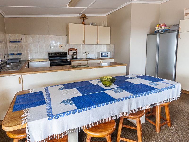 Stunning Beachfront Property For Sale - Photo 8