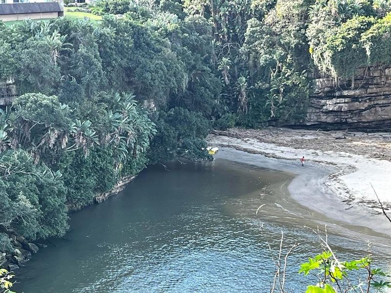 Ground Floor Unit On Uvongo Beach - Photo 3