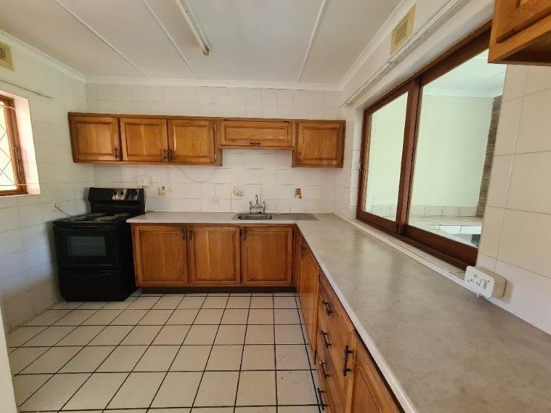 Townhouse In Uvongo  - Photo 8