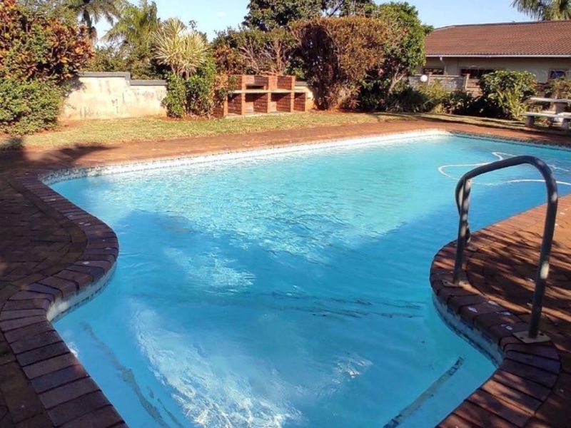 Townhouse In Uvongo  - Photo 2