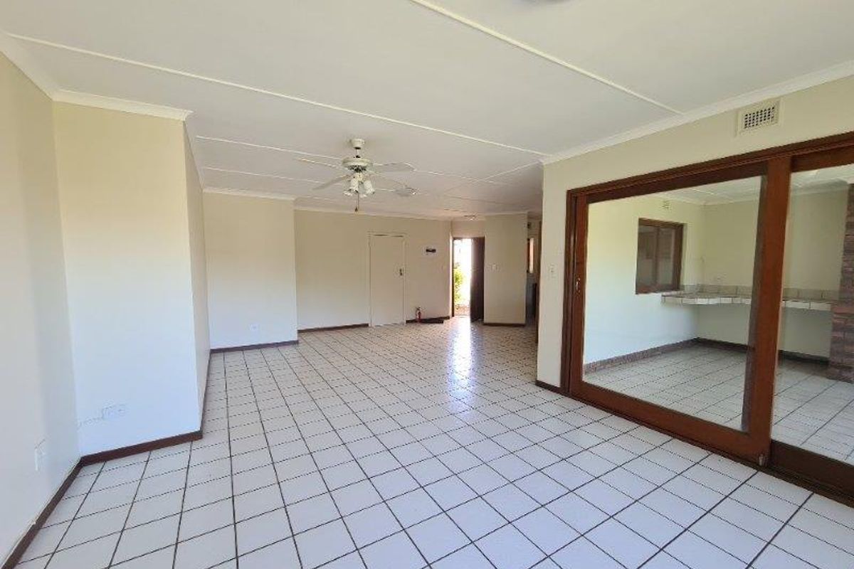 Townhouse In Uvongo  - Photo 4