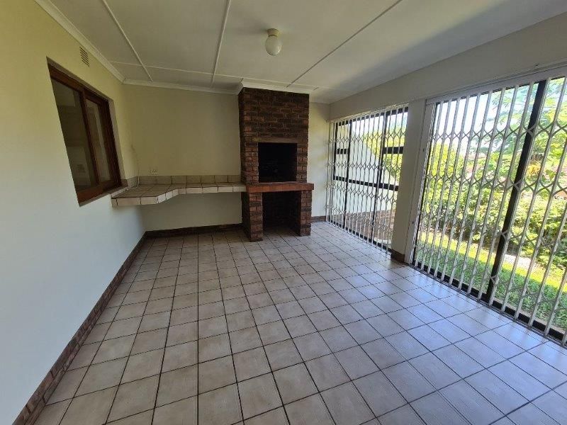 Townhouse In Uvongo  - Photo 5