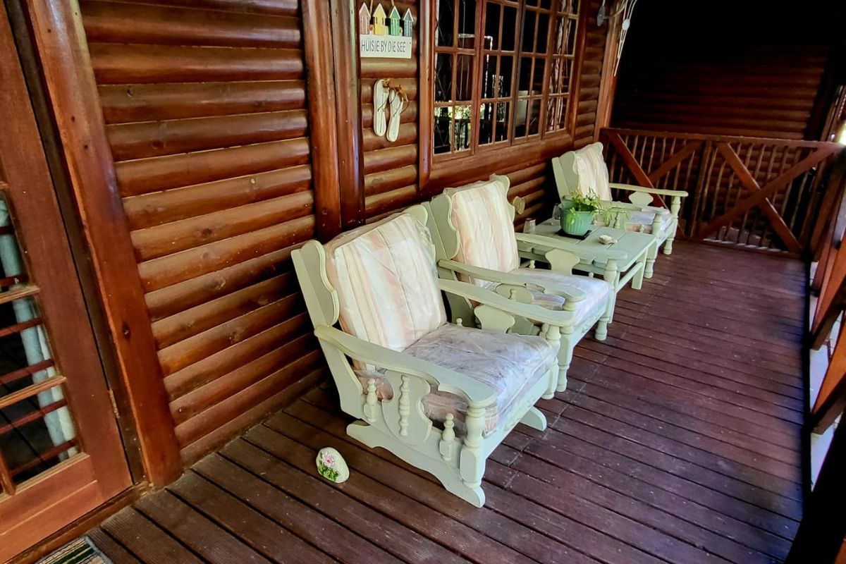 3 Bedroom Log Home In Tranquil Country Estate - Photo 4