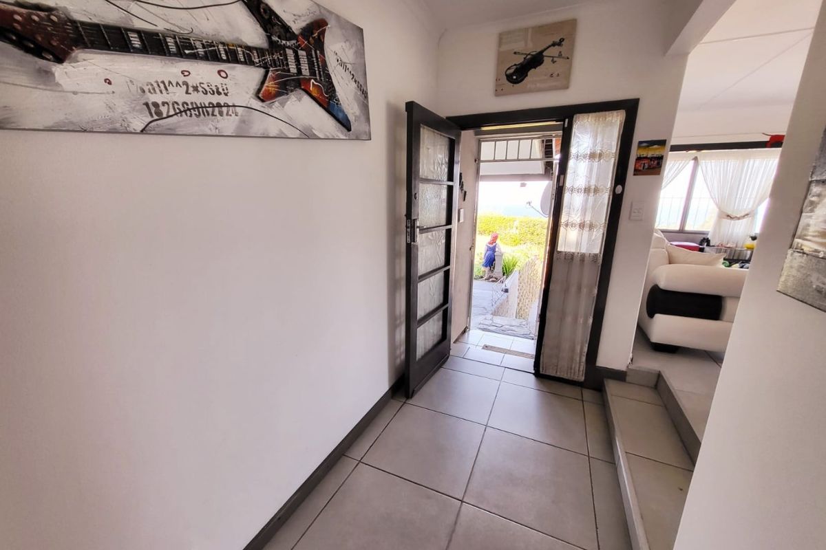 Move In Ready Family Home  - Photo 4