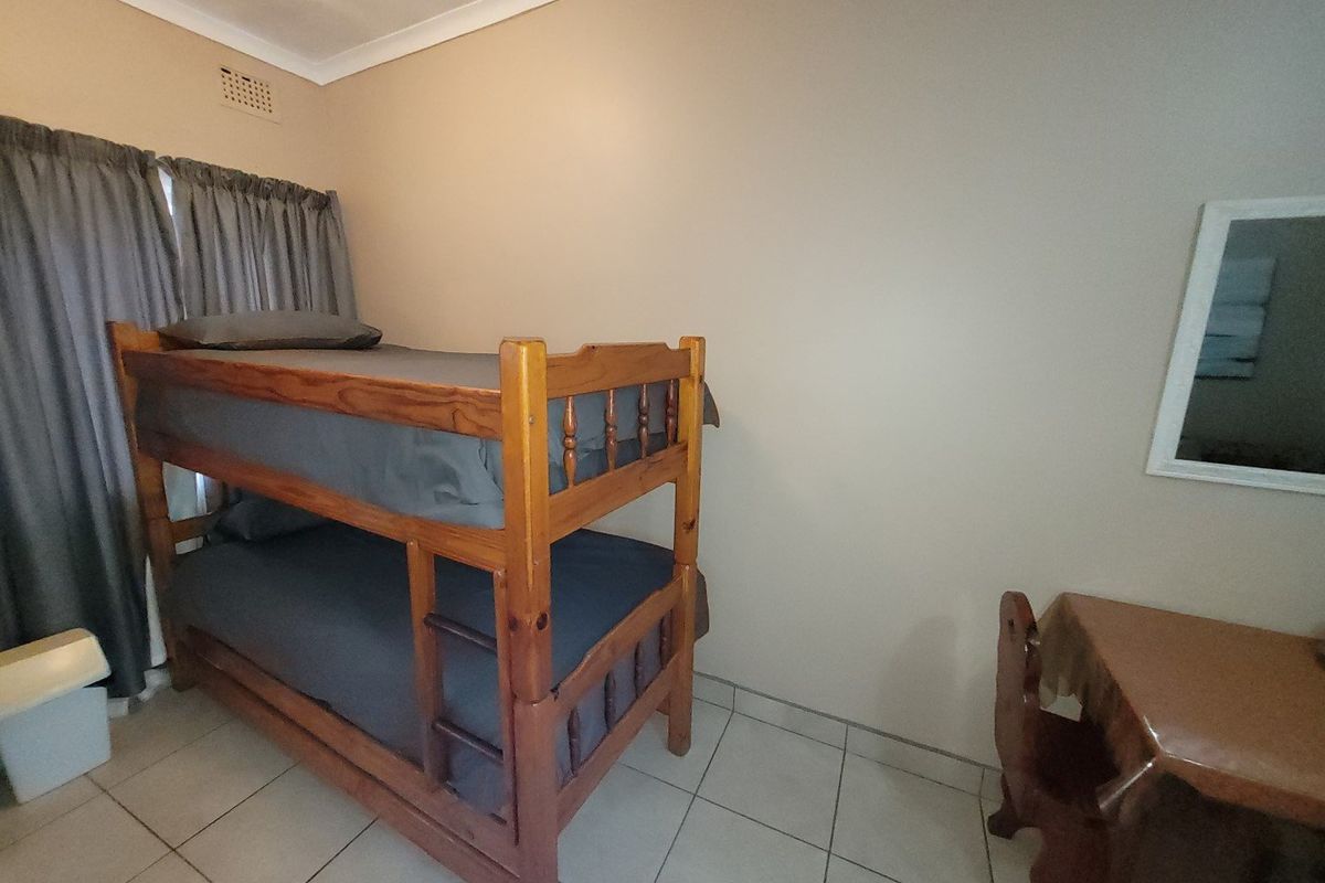 A Great Holiday Investment Unit With Beach Access!! - Photo 5