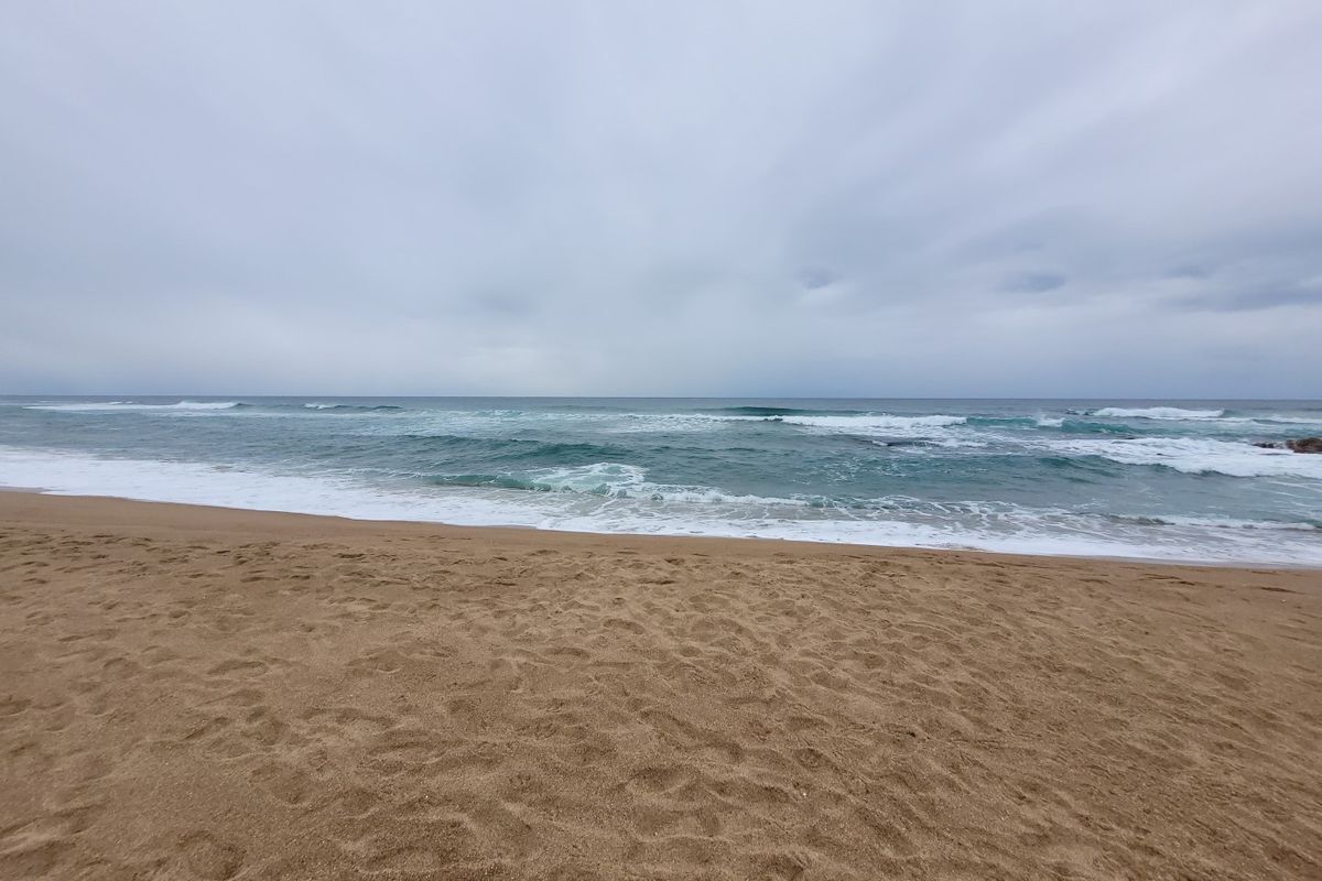 A Great Holiday Investment Unit With Beach Access!! - Photo 3