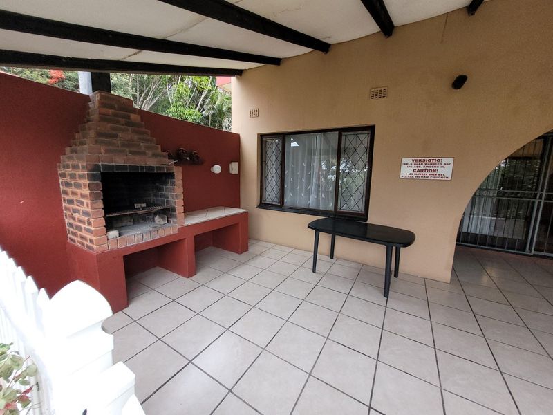 A Great Holiday Investment Unit With Beach Access!! - Photo 2