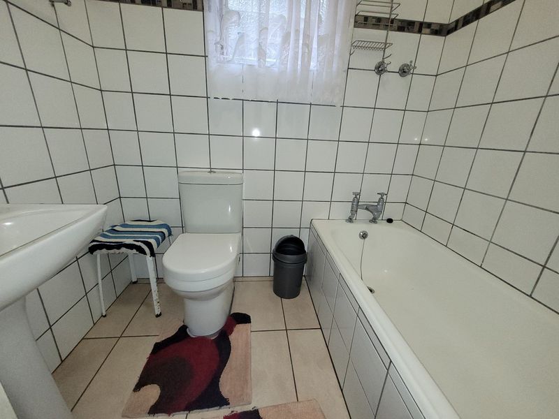A Great Holiday Investment Unit With Beach Access!! - Photo 8