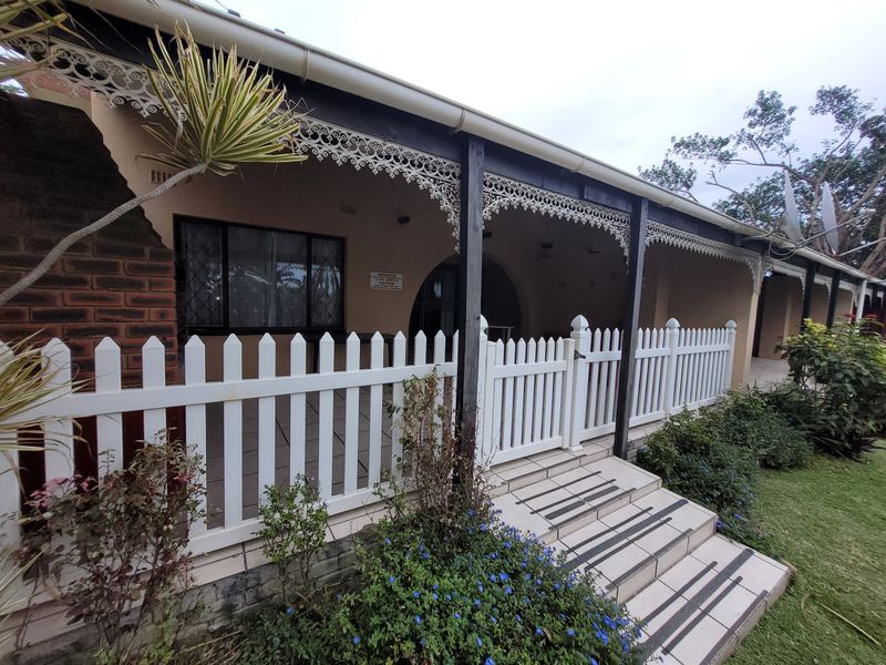 A Great Holiday Investment Unit With Beach Access!! - Photo 1