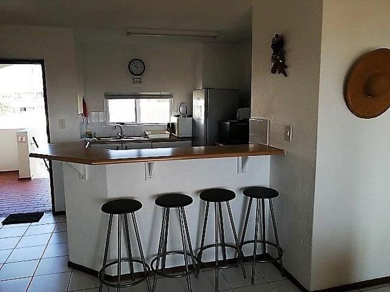 Smart Attractive 2 Bedroom Unit - Photo 3