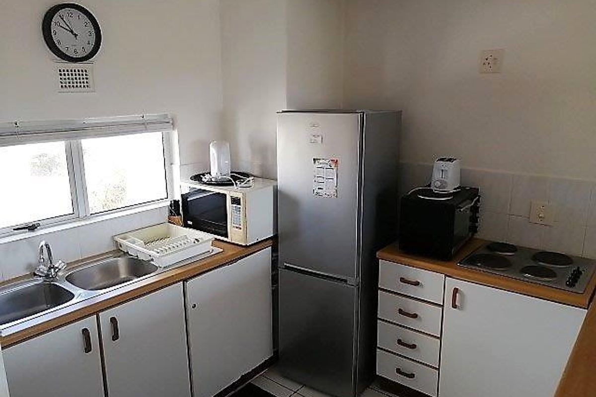 Smart Attractive 2 Bedroom Unit - Photo 5