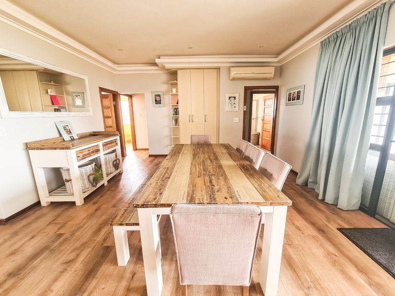 Luxurious, Beach Front Apartment  - Photo 2