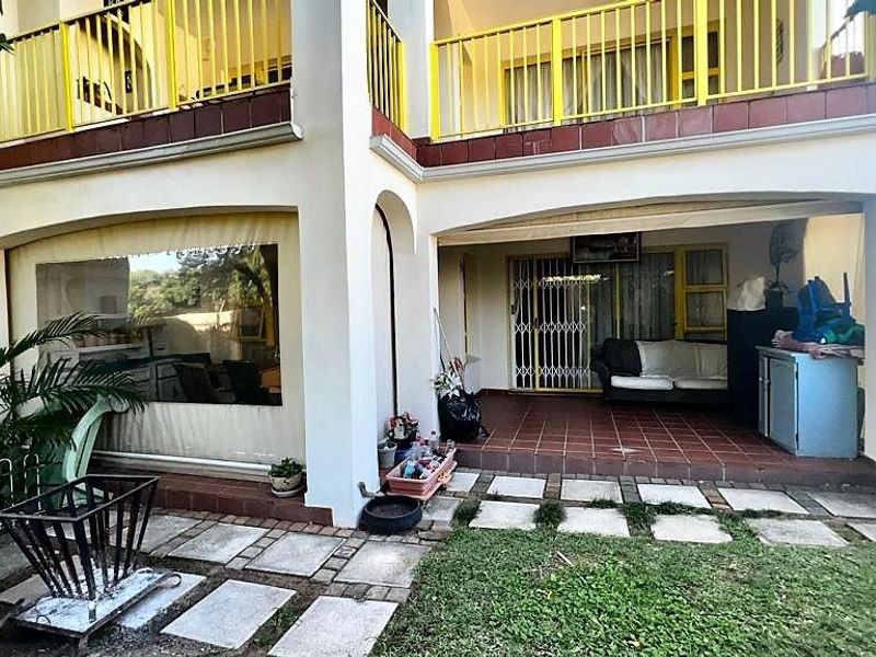 Ground Floor 3 Bedroom Apartment In Uvongo - Photo 1