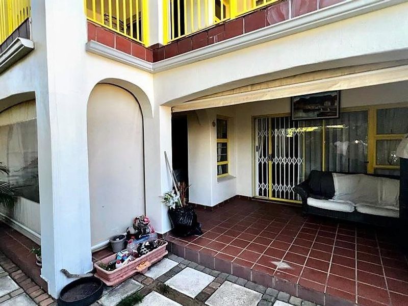 Ground Floor 3 Bedroom Apartment In Uvongo - Photo 2