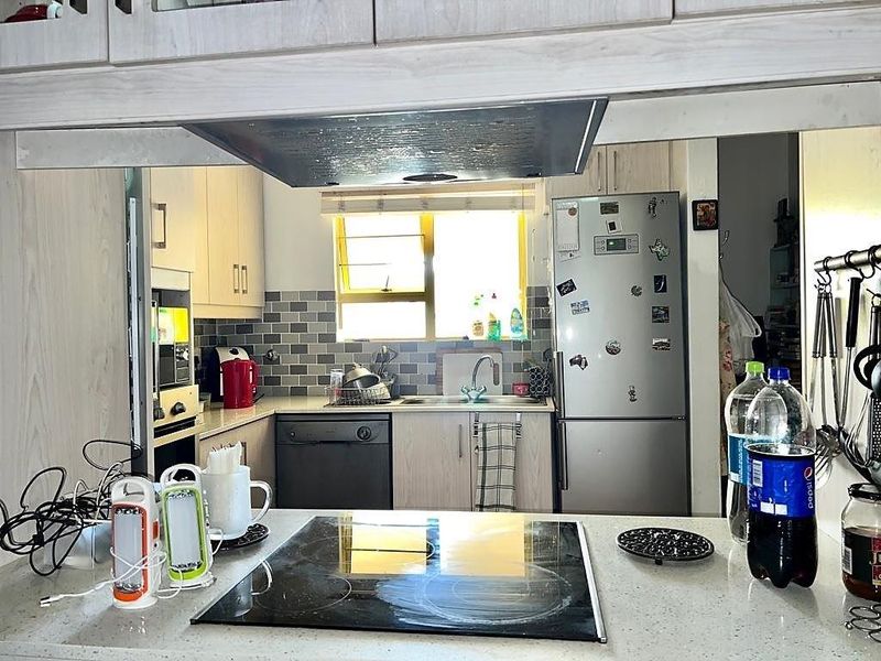 Ground Floor 3 Bedroom Apartment In Uvongo - Photo 10