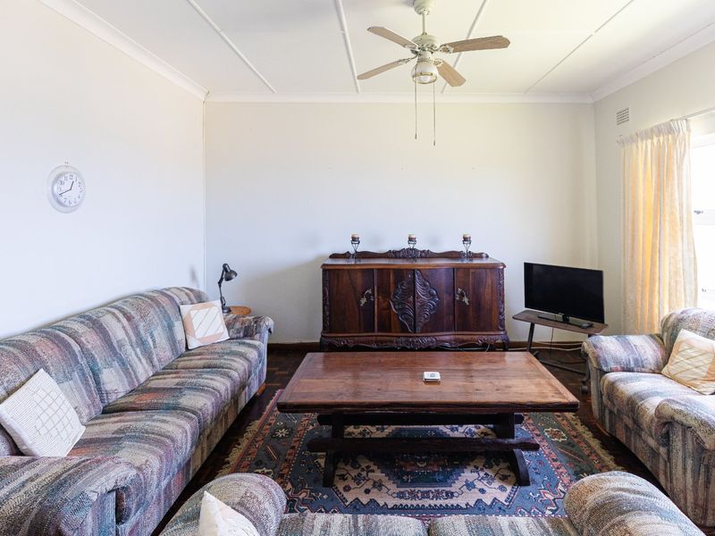 Sea View Apartment Walking Distance To Shelly Beach - Photo 2