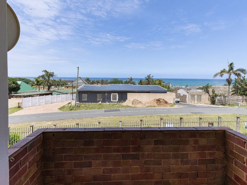 Sea View Apartment Walking Distance To Shelly Beach - Photo 3