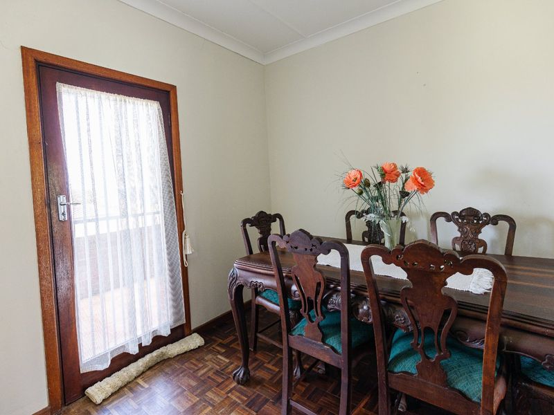 Sea View Apartment Walking Distance To Shelly Beach - Photo 5