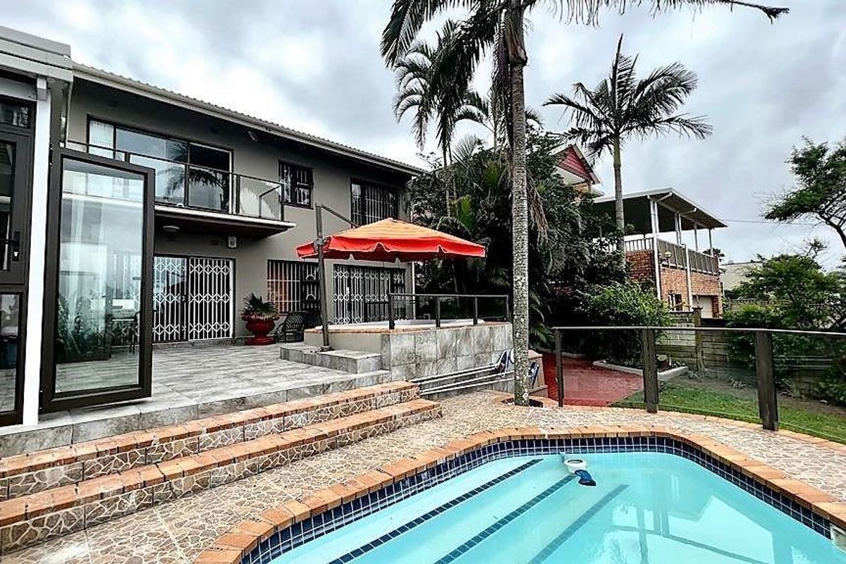 Upmarket Luxurious Family Home In Uvongo With Sea Views - Photo 4