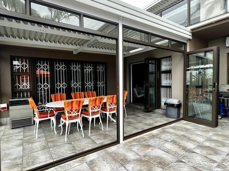 Upmarket Luxurious Family Home In Uvongo With Sea Views - Photo 8