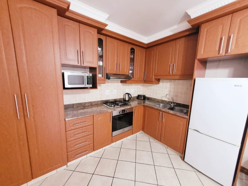 Upmarket Family Home With 2 Flats  - Photo 8