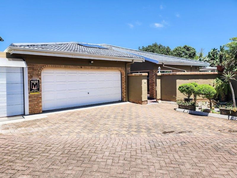 Jaw Dropping Full Title Residence In A Secure Complex - Photo 1
