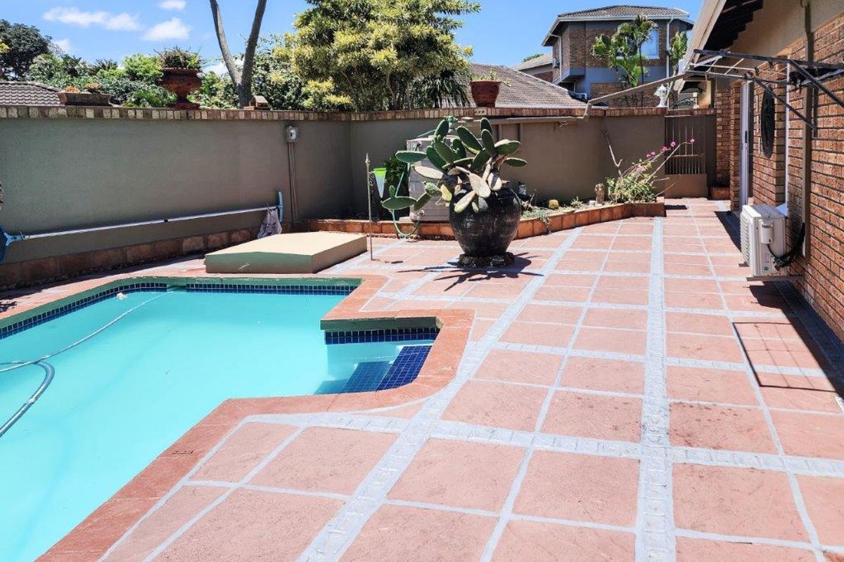 Jaw Dropping Full Title Residence In A Secure Complex - Photo 4