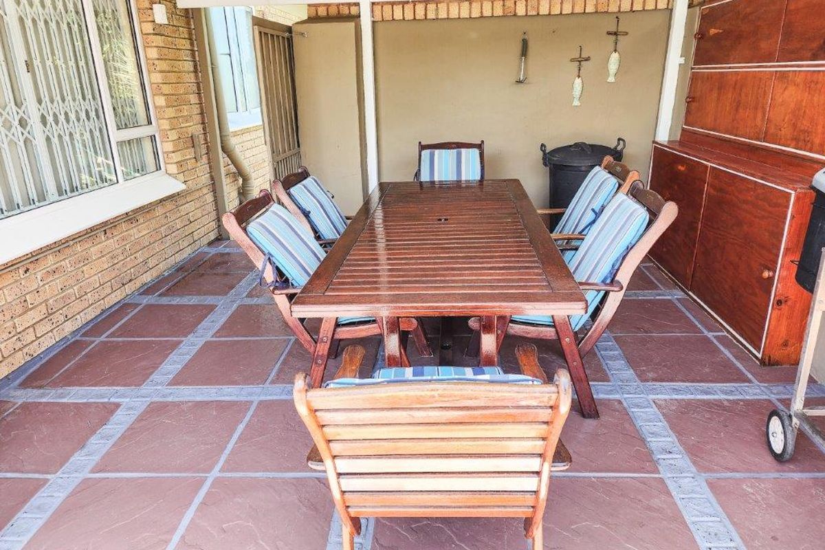 Jaw Dropping Full Title Residence In A Secure Complex - Photo 5